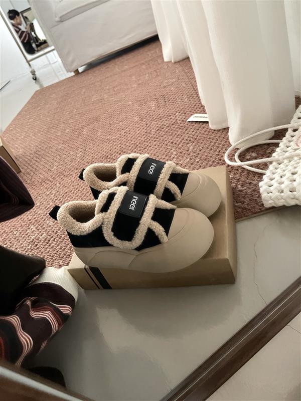 2025126111810786 270